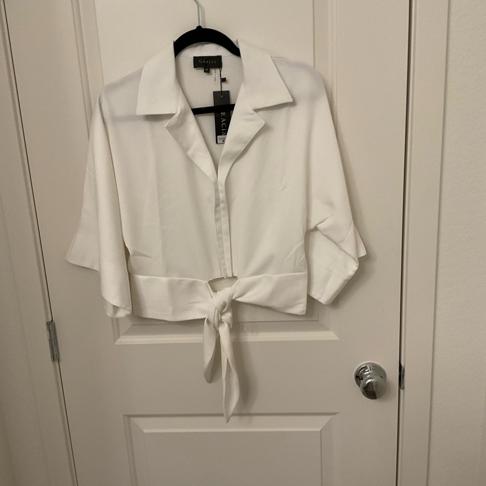 Gracia Elegant White Tie-Front Blouse